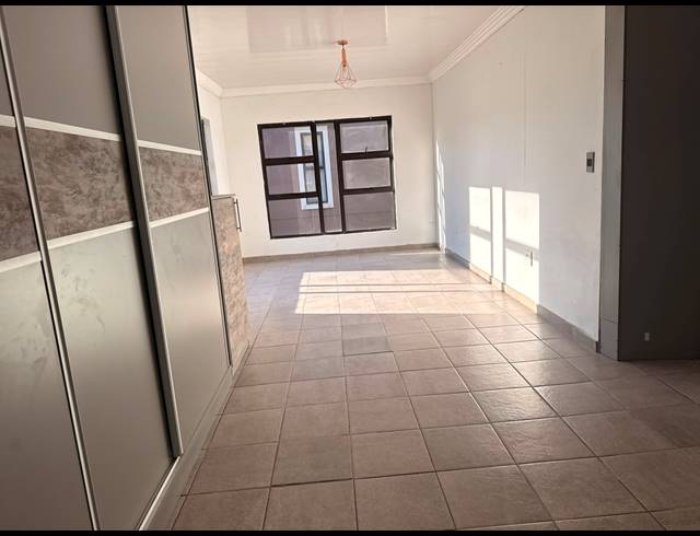 5 BEDROOM HOUSE FOR SALE IN WATERKLOOF